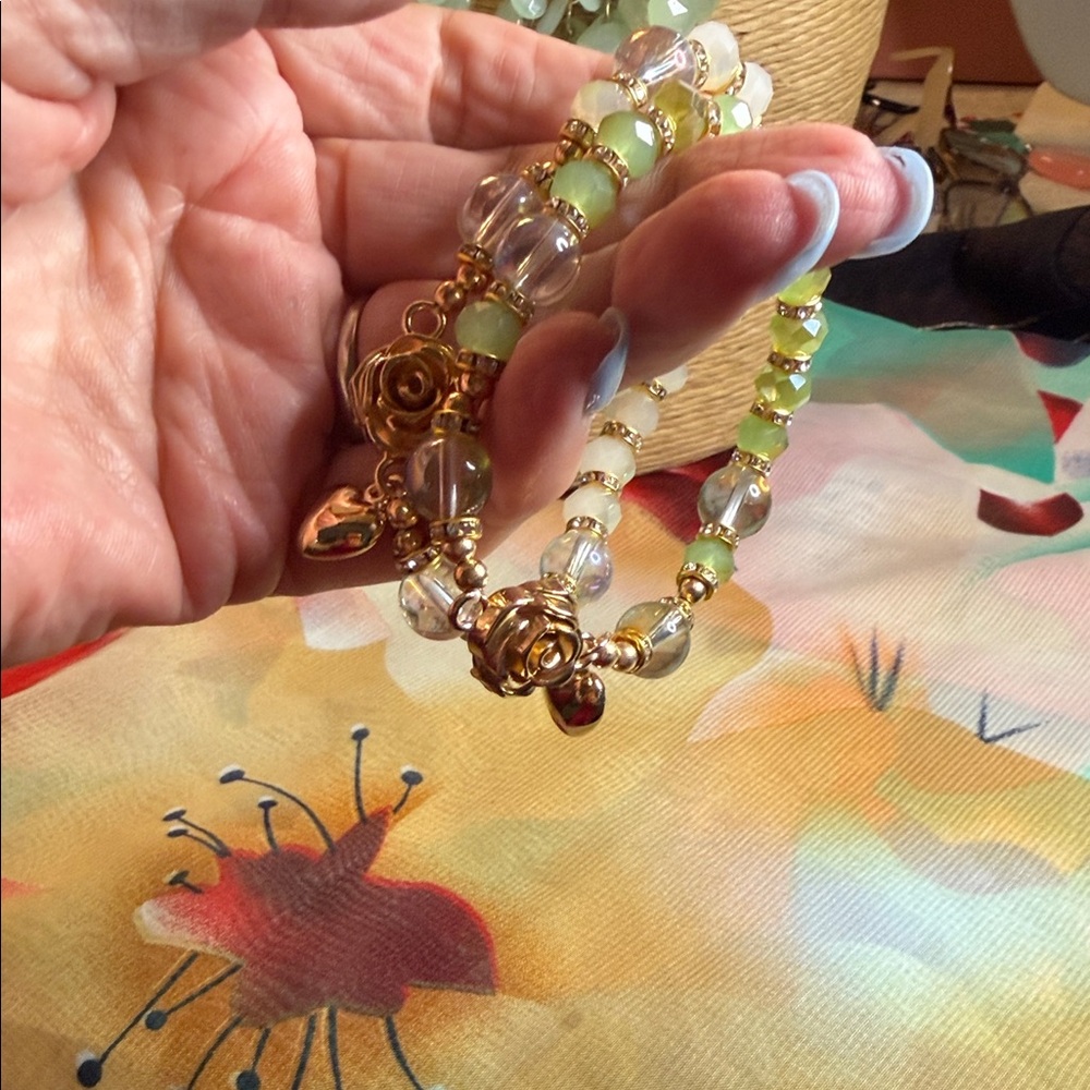 Fashion Jewelry Mint Green Teardrop Layered Necklace with Matching Bracelets - Picture 3 of 9